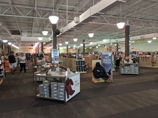 Shoe Store «DSW Designer Shoe Warehouse», reviews and photos, 1412 Greenbrier Pkwy, Chesapeake, VA 23320, USA