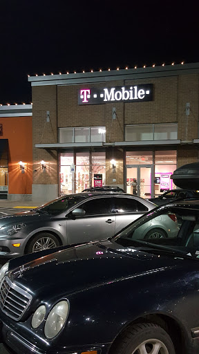 Cell Phone Store «T-Mobile», reviews and photos, 3435 SW Cedar Hills Blvd c, Beaverton, OR 97005, USA
