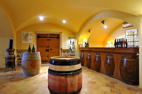 Magasin de vins et spiritueux Domaine Château de la Valette - Crespin Isabelle&Jean-Pierre Charentay