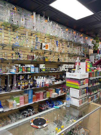 Tobacco Shop «M & I Smoke Shop», reviews and photos, 1239 S Higley Rd #104, Mesa, AZ 85206, USA