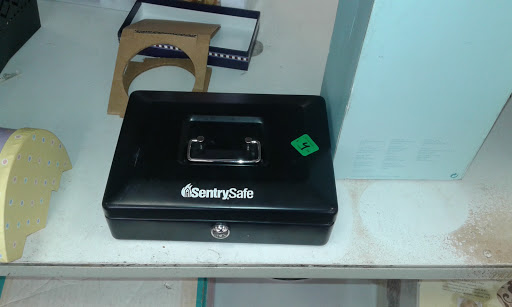 Thrift Store «Community Thrift Store», reviews and photos, 14244 N Nebraska Ave, Tampa, FL 33613, USA