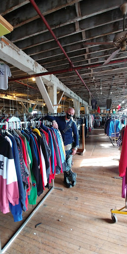 Wholesaler «Pixel 19 Vintage Clothing LLC», reviews and photos, 211 Klotter Ave, Cincinnati, OH 45219, USA