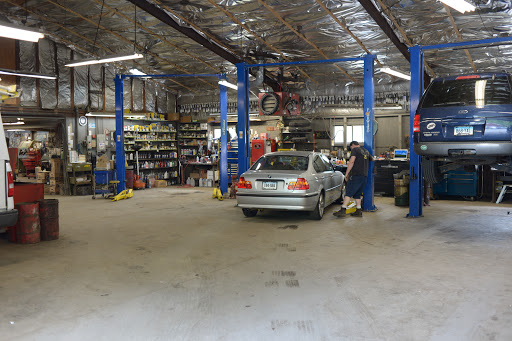 Auto Repair Shop «Murray Brothers Garage», reviews and photos, 19 Bacon Pond Rd, Woodbury, CT 06798, USA