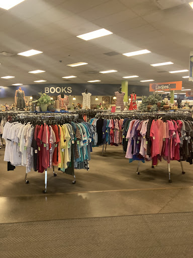 Thrift Store «Discover Goodwill Circle Retail Center», reviews and photos