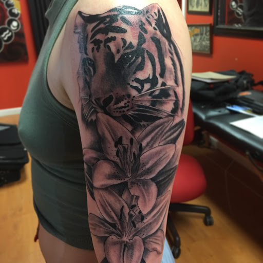 Tattoo Shop «Studio Seven Design LLC», reviews and photos, 1324A Main St, Cincinnati, OH 45202, USA