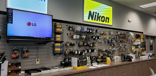 Camera Store «Roberts Camera», reviews and photos, 220 E St Clair St, Indianapolis, IN 46204, USA