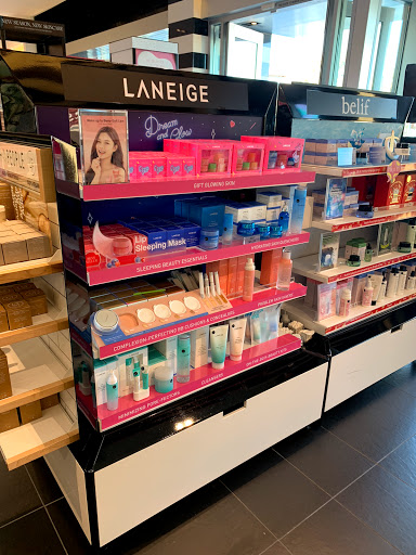 Cosmetics Store «SEPHORA», reviews and photos, 4766 Admiralty Way C1-3, Marina Del Ray, CA 90202, USA