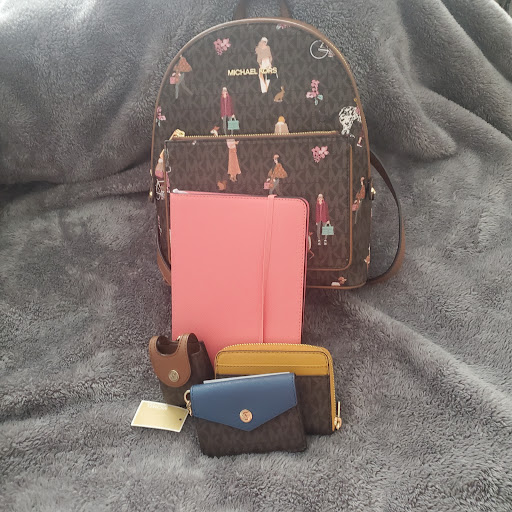 Fashion Accessories Store «Michael Kors», reviews and photos, 348 Nut Tree Rd #348, Vacaville, CA 95687, USA