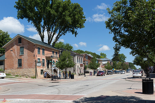 Winery «Wide River Winery - Tasting Room», reviews and photos, 106 N Cody Rd, Le Claire, IA 52753, USA