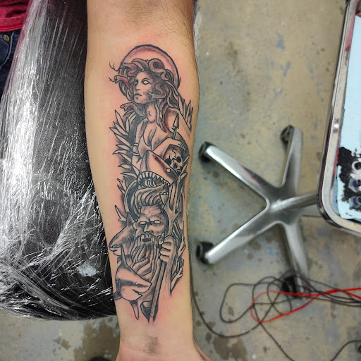 Tattoo Shop «Goodfellas Tattoos», reviews and photos, 908 SW 66th St, Oklahoma City, OK 73139, USA