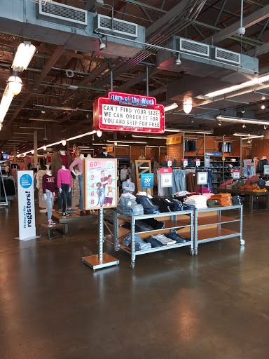 Clothing Store «Old Navy», reviews and photos, 3115 SW Cedar Hills Blvd, Beaverton, OR 97005, USA