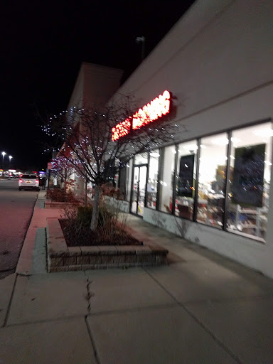 Tuesday Morning, 44524 Ford Rd, Canton, MI 48187, USA, 