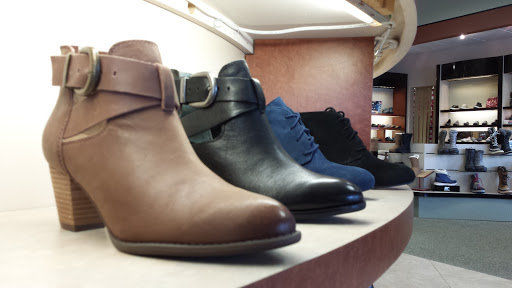 Shoe Store «Roderer Shoe Center», reviews and photos, 316 E Stroop Rd, Dayton, OH 45429, USA