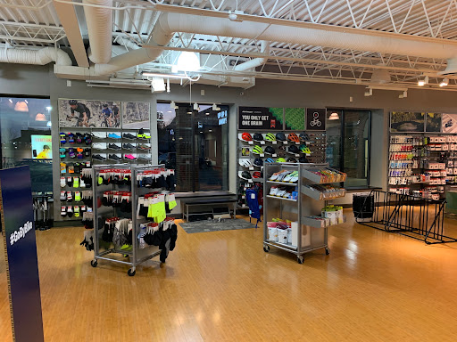 Bicycle Store «Trek Bicycle Store Cincinnati», reviews and photos, 9695 Kenwood Rd, Cincinnati, OH 45242, USA
