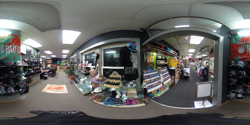 Tobacco Shop «Knuckleheads Tobacco & Gifts», reviews and photos, 550 State St, Madison, WI 53703, USA