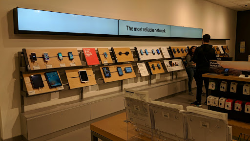 Cell Phone Store «Verizon», reviews and photos, 2500 E Imperial Hwy Ste 178, Brea, CA 92821, USA