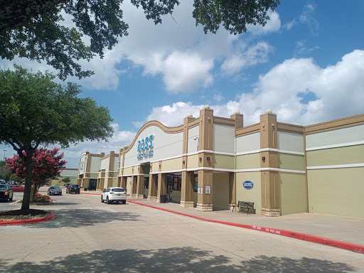 Clothing Store «Ross Dress for Less», reviews and photos, 5400 Brodie Ln, Sunset Valley, TX 78745, USA