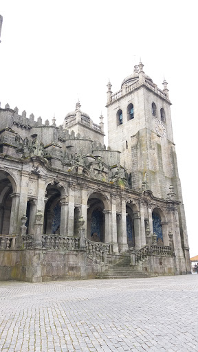 Make Yourself At Home - Porto