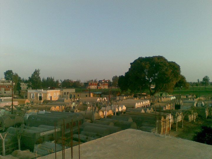 Tombs Henw
