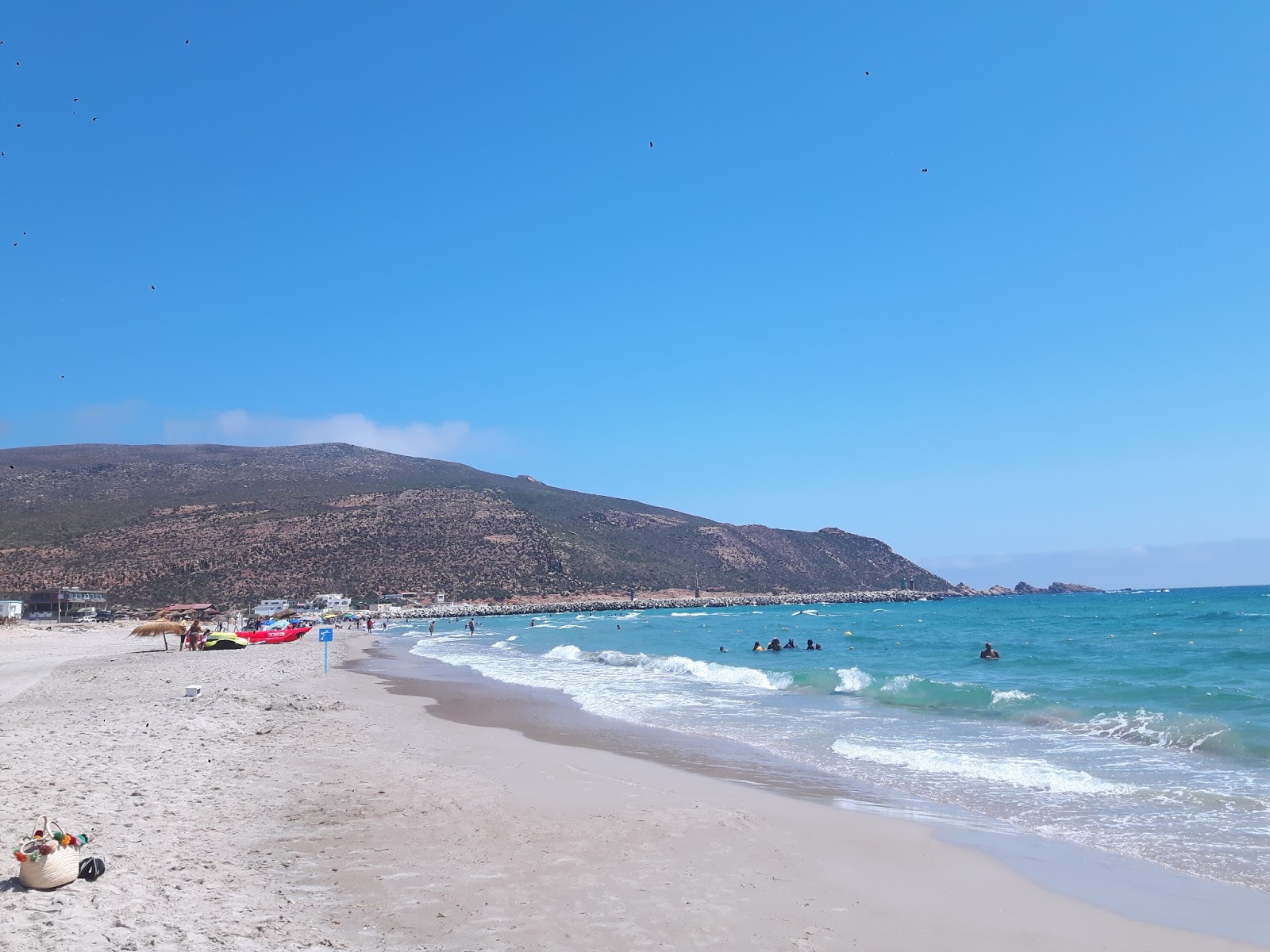 Photo de Eastern Haouaria protégé par des falaises