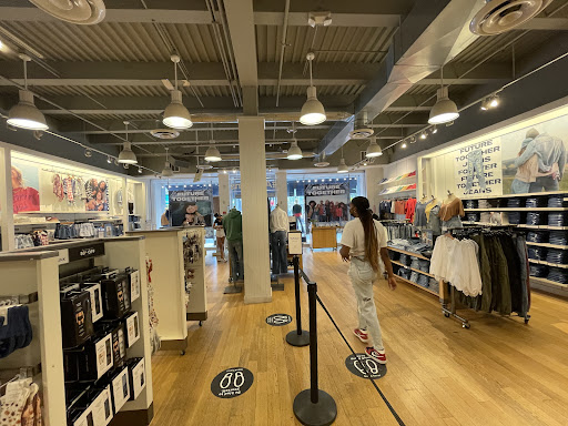 Clothing Store «AEO Factory & Aerie Store», reviews and photos, 442 Fulton St, Brooklyn, NY 11201, USA