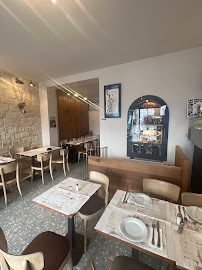 Atmosphère du Restaurant casher Le Kotel à Vincennes - n°6