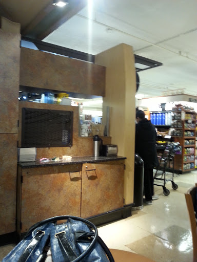 Grocery Store «D & W Fresh Market», reviews and photos, 2103 Parkview Ave, Kalamazoo, MI 49008, USA