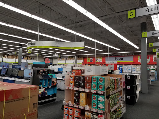 Office Supply Store «Staples», reviews and photos, 4940 O St, Lincoln, NE 68510, USA