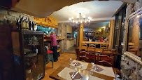 Atmosphère du Restaurant français Creperie La Grange à Les Angles - n°1