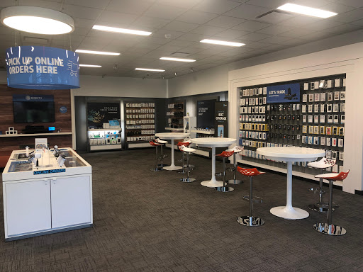 Cell Phone Store «AT&T», reviews and photos, 10100 City Walk Dr #200, Woodbury, MN 55129, USA