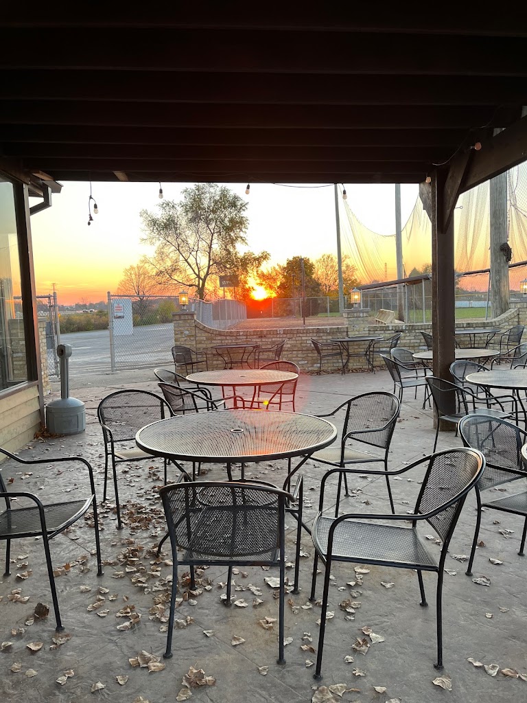 Kelly's Bleachers Big Bend 53103