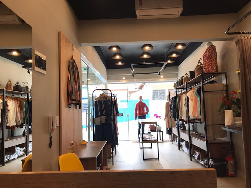Logo da empresa - Annalou Boutique