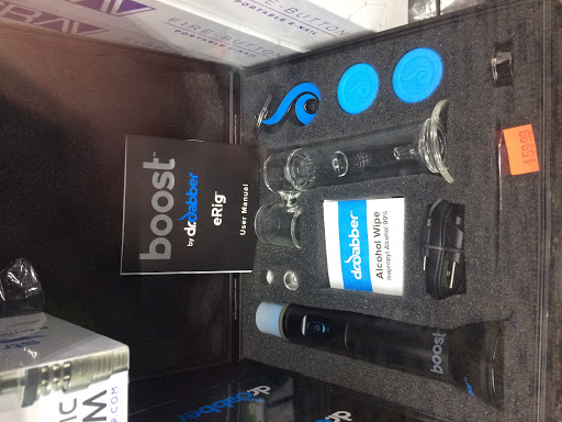 Vaporizer Store «Woodstock Vape & Glass Gallery», reviews and photos, 46699 Van Dyke, Shelby Charter Township, MI 48317, USA