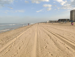 Foto von Patinapakkam Beach mit geräumige küstenlinie
