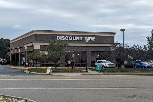 Discount Tire image 1