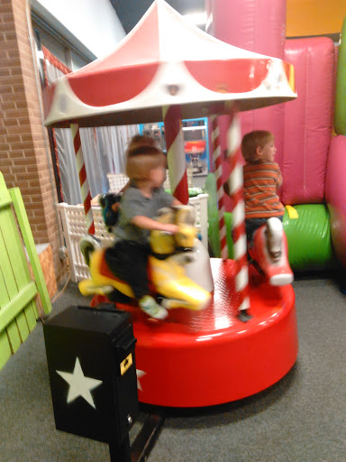 Shopping Mall «Mounds Mall», reviews and photos, 2109 S Scatterfield Rd, Anderson, IN 46016, USA