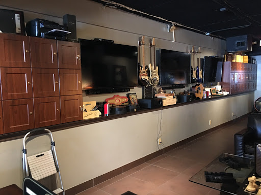Cigar Shop «Mancave Cigar Lounge», reviews and photos, 2920 E Commercial Blvd, Fort Lauderdale, FL 33308, USA