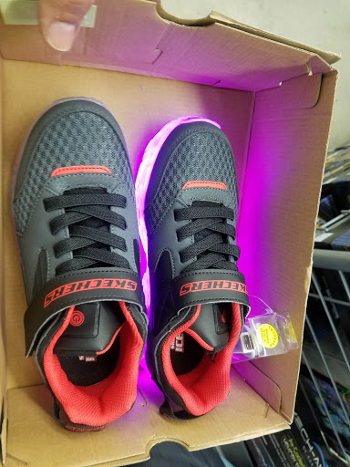 Shoe Store «SKECHERS Factory Outlet», reviews and photos, 163-11 Jamaica Ave, Jamaica, NY 11432, USA