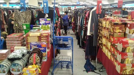 Clothing Store «Ross Dress for Less», reviews and photos, 628 Palomar St, Chula Vista, CA 91911, USA