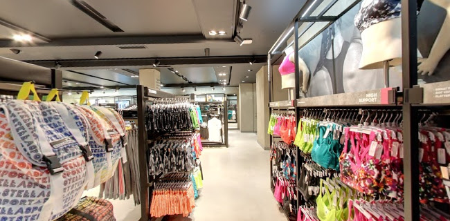 Reviews of adidas Flagship Store London in London - Sporting goods store
