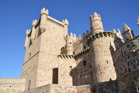 Castillo de Guadamur C. Jorge Manrique, 6, 45160 Guadamur, Toledo, España