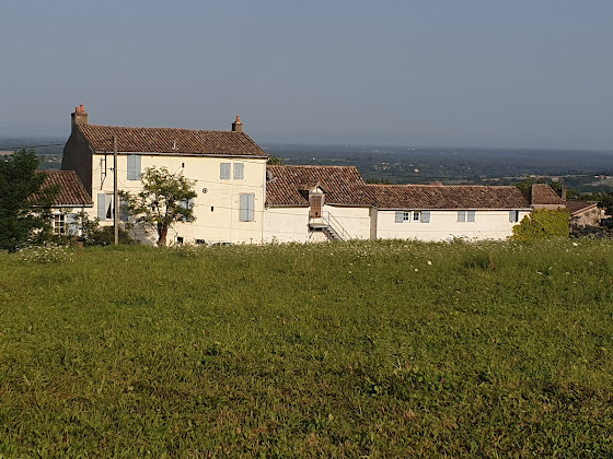 Photo Bed & Breakfast La Montagne Chambres d'Hôtes 71700 Tournus