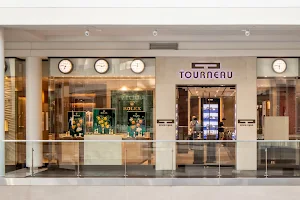 Tourneau Fashion Centre at Pentagon City image