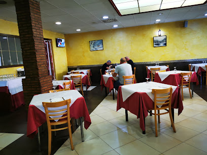 Bar Restaurante Las Naves - Av. Miguel Servet, 23, 50180 Utebo, Zaragoza, Spain