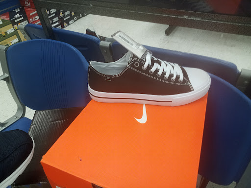 Sporting Goods Store «Big 5 Sporting Goods», reviews and photos, 4901 N Stone Ave #4, Tucson, AZ 85704, USA