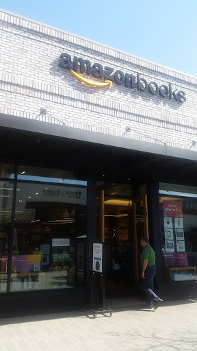 Book Store «Amazon Books», reviews and photos, 4545 La Jolla Village Dr, San Diego, CA 92122, USA