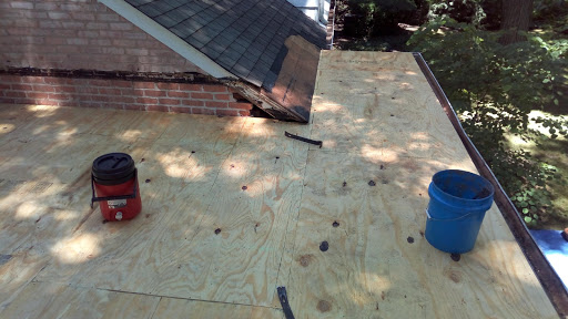 Roofing Contractor «Titan Roofing», reviews and photos, 932 Country Ln, Buffalo Grove, IL 60089, USA