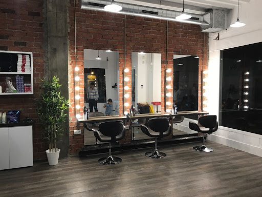 Información y opiniones sobre NEXO peluquería de Sevilla