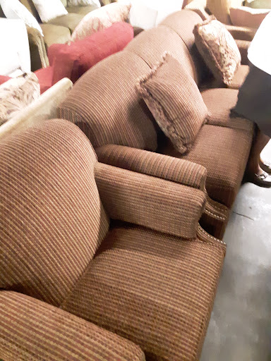 Mattress Store «Cox Warehouse Discount Furniture», reviews and photos, 1423 N JK Powell Ave, Whiteville, NC 28472, USA