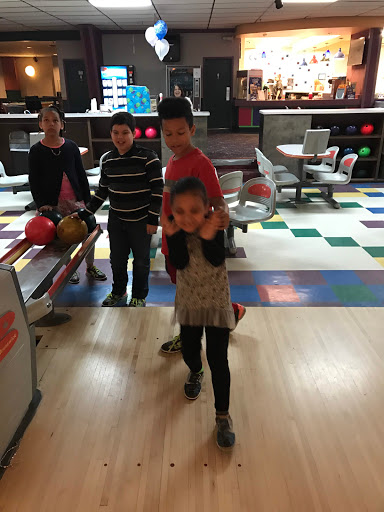 Bowling Alley «Strike & Spare Family Fun Center», reviews and photos, 6220 Shepherdsville Rd, Louisville, KY 40228, USA